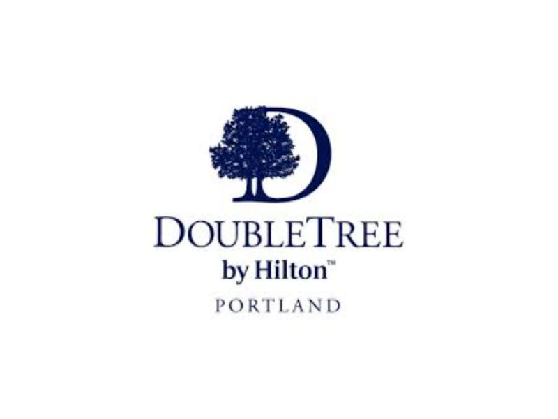 Airport: DoubleTree by Hilton Hotel Portland Background