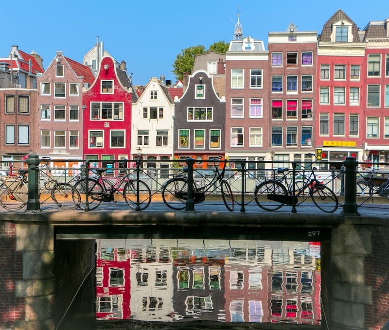 Amsterdam Travel Guide